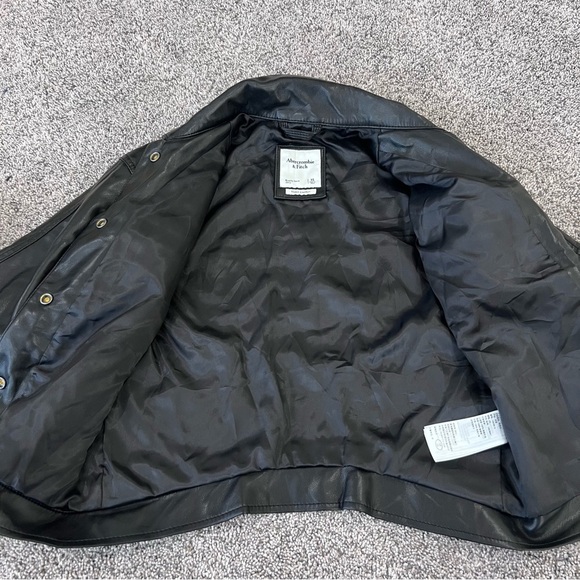 Abercrombie & Fitch Black Vegan Leather Buttery Soft Snap Button Jacket Women XS - Picture 10 of 10